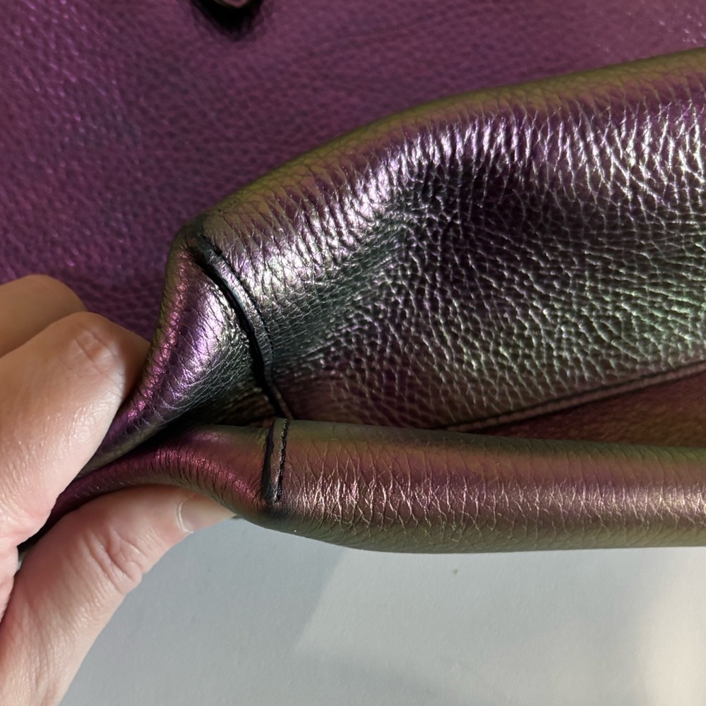 New Coach Iridescent Holographic Market Tote Bag - Picture 7 of 8